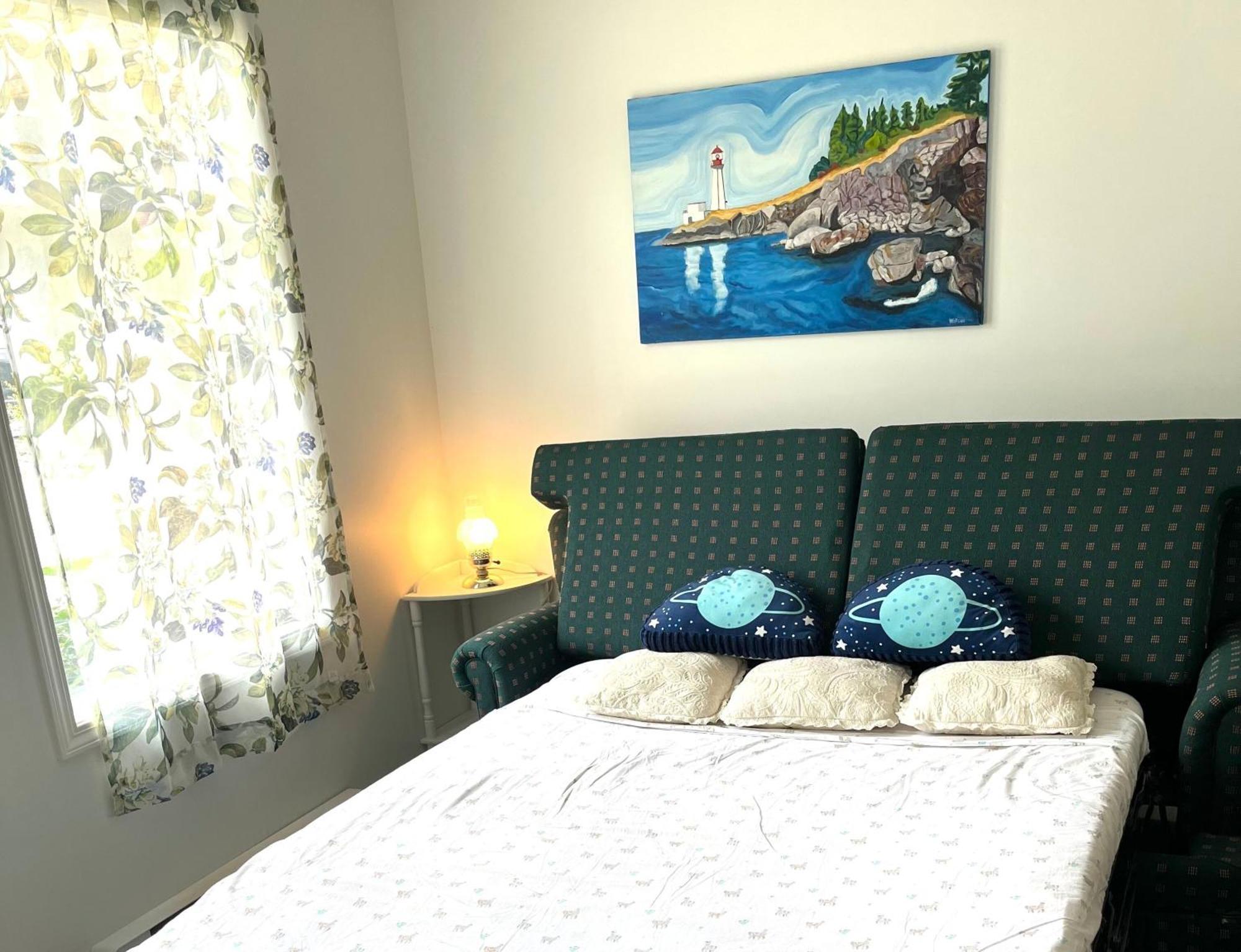 Summer Breeze Hotell Sooke Exteriör bild