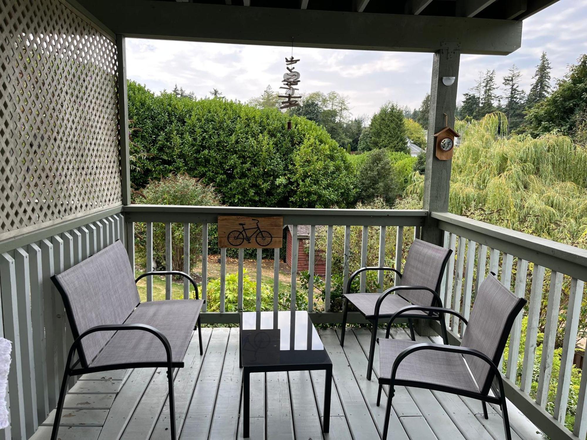 Summer Breeze Hotell Sooke Exteriör bild